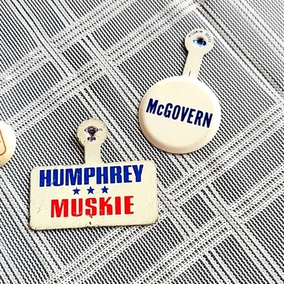 Vintage Badges-Political + Red Cross - Picture 3 of 3